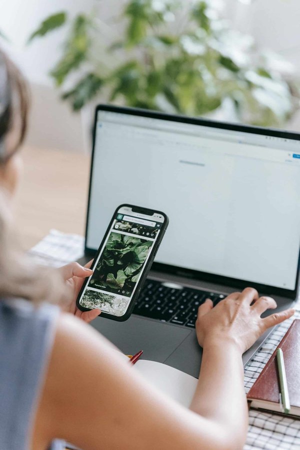 Comment intégrer les nouvelles technologies dans la recherche d'emploi pour contrer la tendance du chômage ?