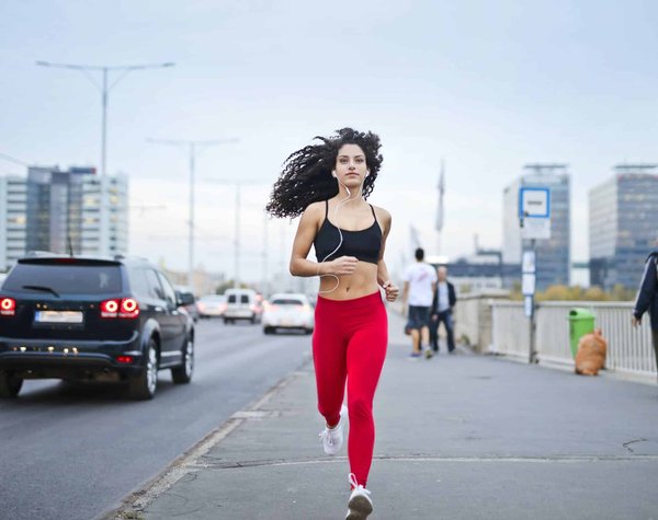 Comment créer une playlist motivante pour vos séances de jogging ?